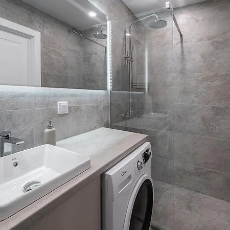 Modern 2 Bedroom Vytenio In Centre I Self Check-in شقة